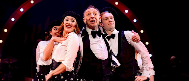 Jon van Eerd, Stanley Burleson e.a. Ons pap wil bij de revue